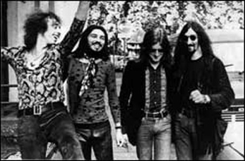 stan_webb_paul_raymond_andy_silvester_dave_bidwell_john_coombe_250x1641 stan_webb_paul_raymond_andy_silvester_dave_bidwell_john_coombe_250x1641